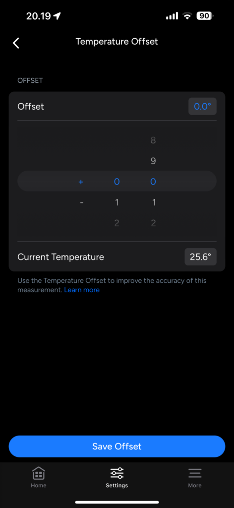 Offset på termostatens temperatursensor kan sættes i app'en.